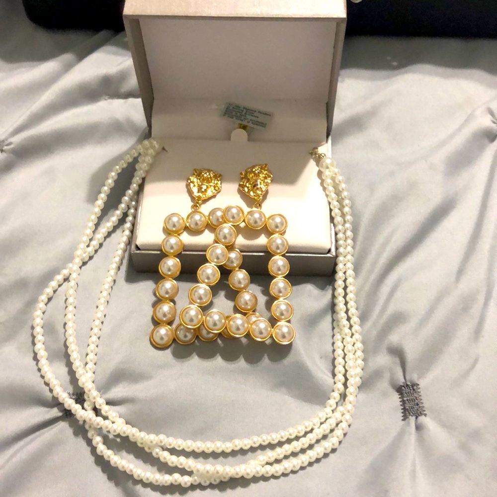 Costume jewelry earrings with matching gold belt!
